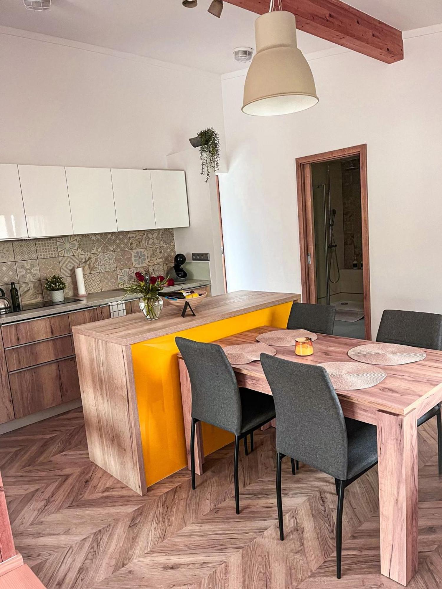 Apartman Niklan Rožnov pod Radhoštěm Eksteriør billede